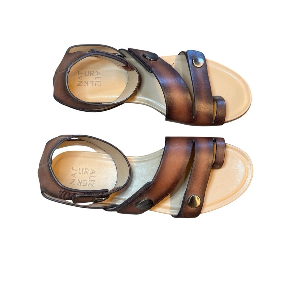 Naturalizer Tassy Flat Gladiator Sandal Brown Leather with Toe Ring- Size 9 - Picture 3 of 9